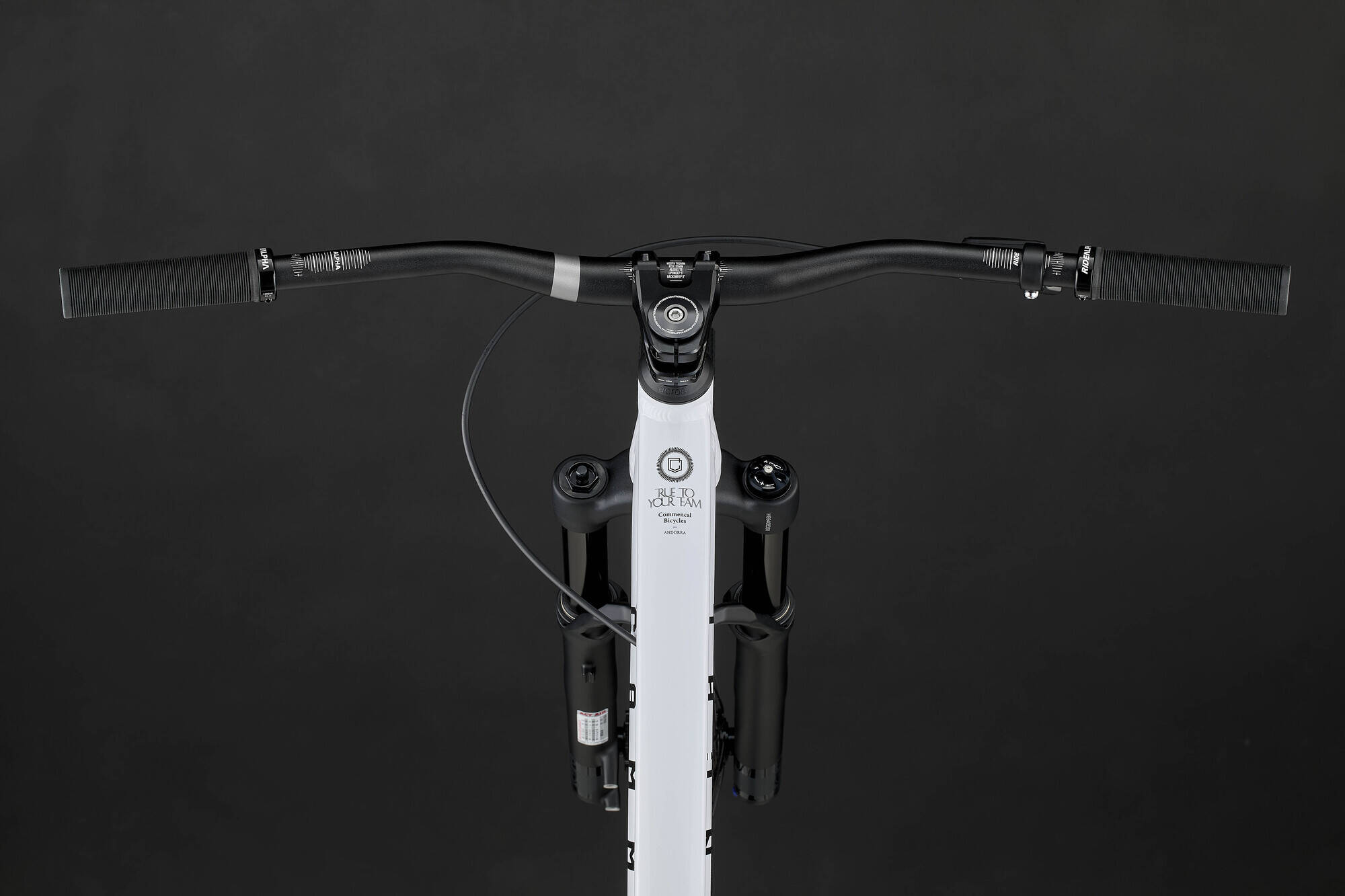 COMMENCAL ABSOLUT PURE WHITE 2026